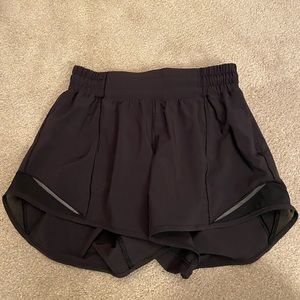 Lululemon never been worn shorts (Hotty Hot Short)
